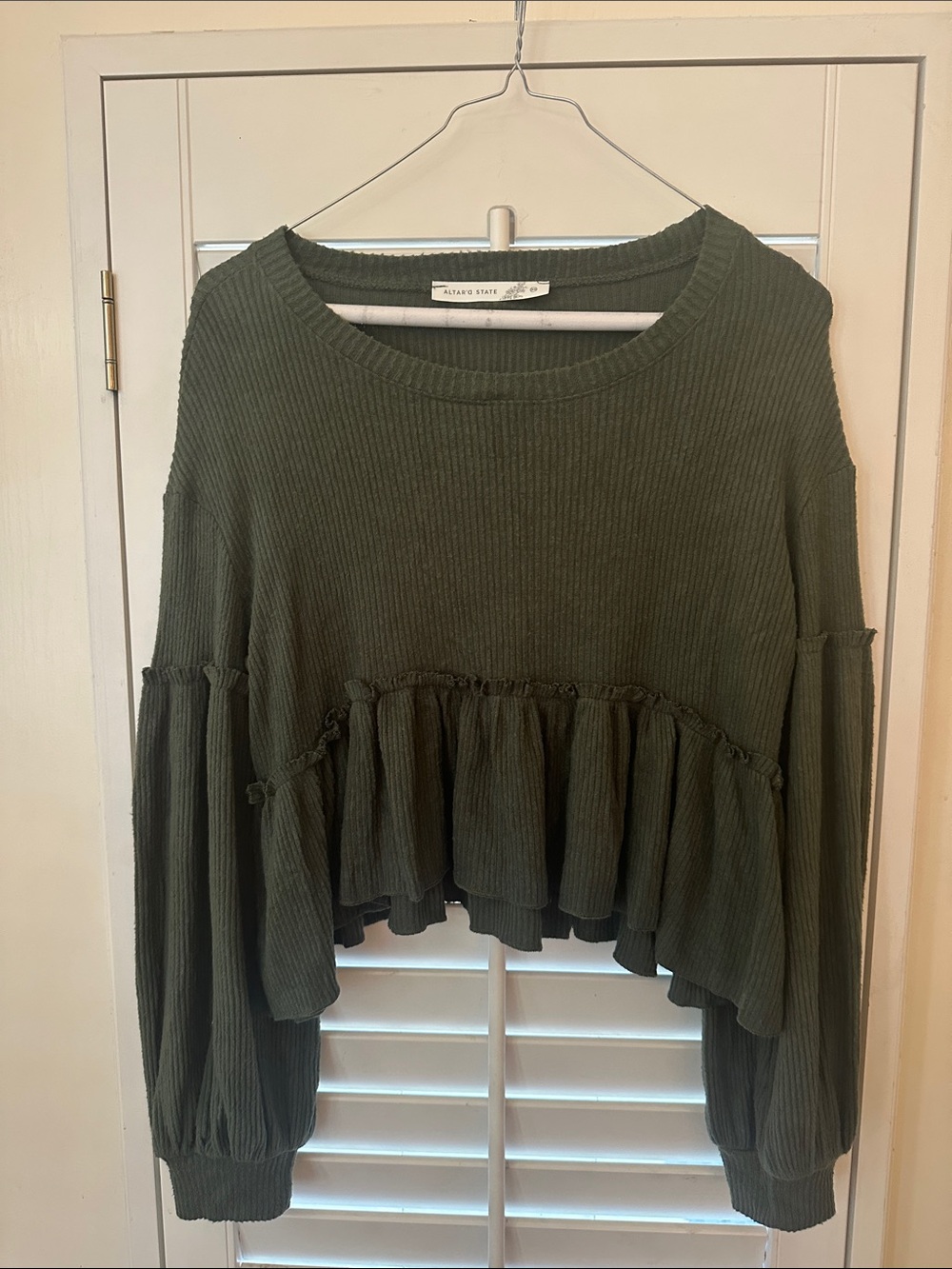 Altar’d State Olive Green Ruffled Hem Ribbed Pullover - crop XS